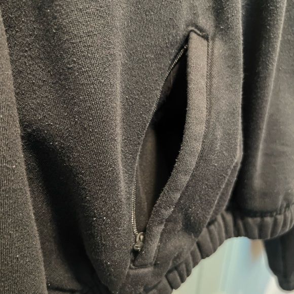 ALO Yoga Women's Refresh Stadium Hoodie Cropped Sweatshirt - Picture 4 of 6